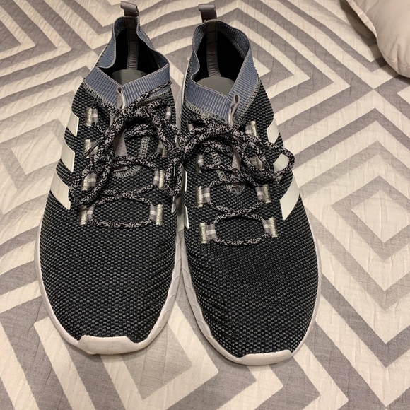 Adidas Tennis Shoes - Picture 2 of 3